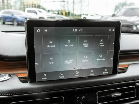 Used 2024 Lincoln Aviator Reserve image 9