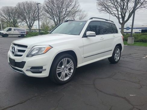 Used 2014 Mercedes-Benz GLK 350 4MATIC image 2