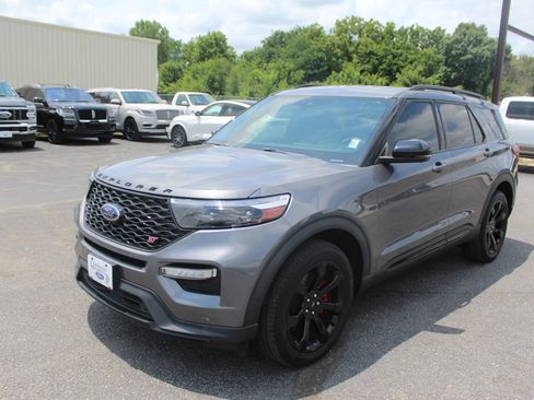 Used 2021 Ford Explorer ST w/ Equipment Group 401A AWD/4WD image 2