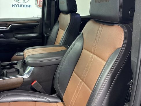 Used 2024 Chevrolet Silverado 1500 High Country w/ High Country Premium Package image 9