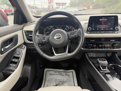 Used 2023 Nissan Rogue SV w/ SV Premium B Package AWD/4WD image 14
