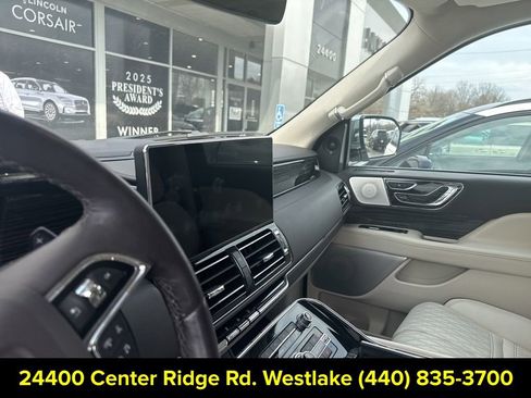 Used 2022 Lincoln Navigator L Black Label image 10