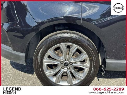 Used 2024 Ford Edge Titanium image 8