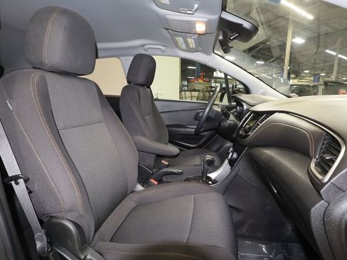 Used 2019 Chevrolet Trax LT w/ LPO, Cargo Package image 23