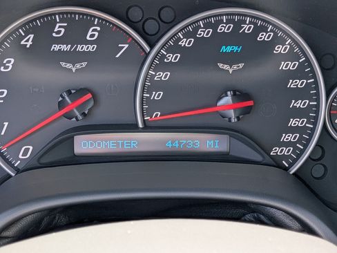 Used 2011 Chevrolet Corvette Grand Sport w/ Preferred Equipment Group RWD image 26