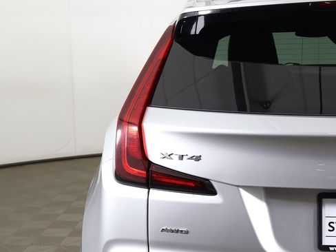 Used 2020 Cadillac XT4 Premium Luxury w/ Cold Weather Package image 18