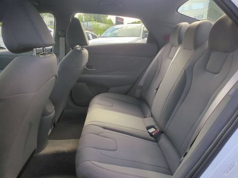 Certified 2026 Hyundai Elantra SE FWD image 22