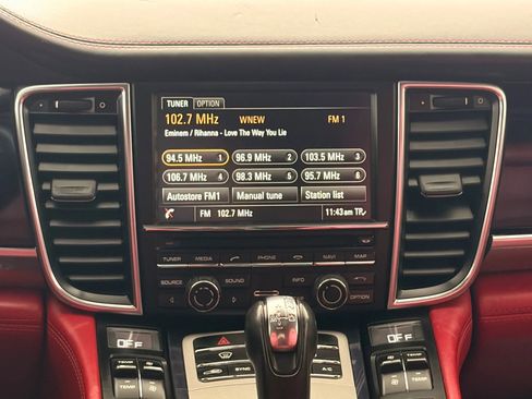 Used 2014 Porsche Panamera w/ Bose Audio Package image 25