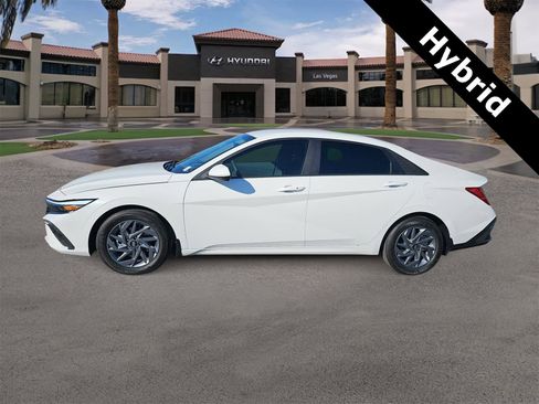 Certified 2024 Hyundai Elantra Blue image 5