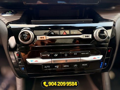 Used 2021 Ford Explorer Limited w/ Equipment Group 301A RWD image 22