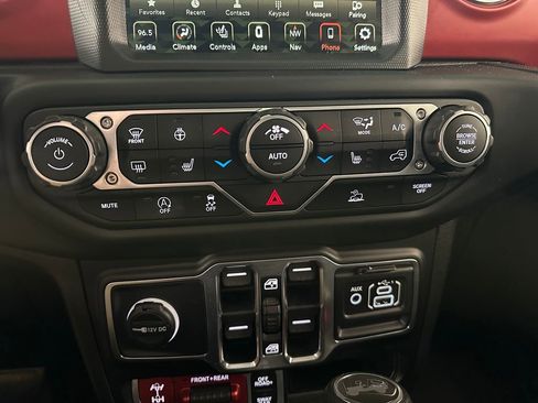 Certified 2023 Jeep Wrangler Unlimited Rubicon w/ Cold Weather Group AWD/4WD image 26