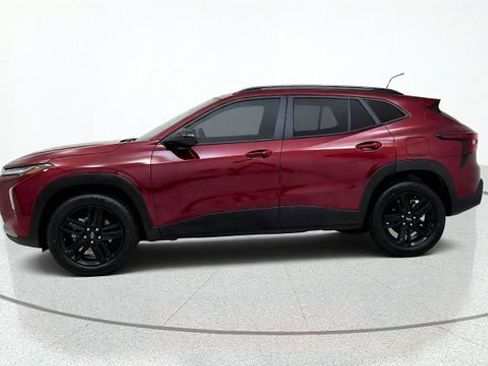 Used 2024 Chevrolet Trax ACTIV w/ Sunroof Package FWD image 5