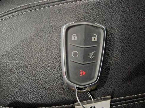 Used 2021 Cadillac XT4 Premium Luxury w/ Cold Weather Package image 25