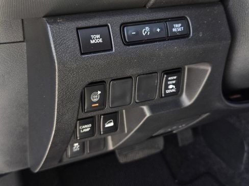 Used 2024 Nissan Frontier SV w/ SV Convenience Package AWD/4WD image 16