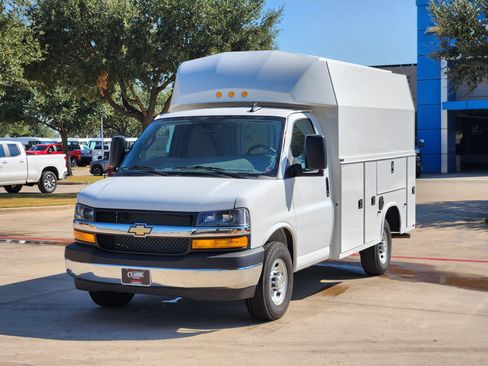 New 2025 Chevrolet Express 3500 w/ Power Convenience Package image 10