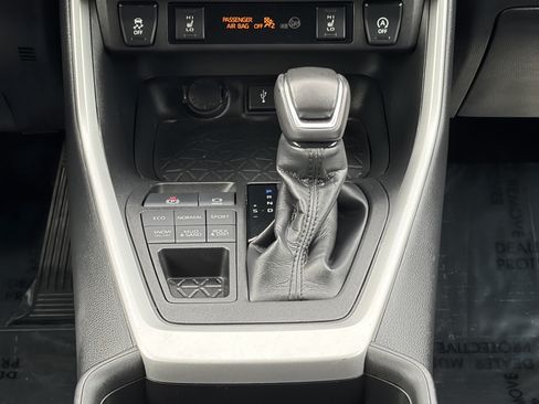 Certified 2021 Toyota RAV4 XLE Premium AWD/4WD image 15