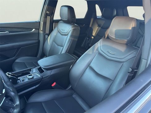 Certified 2022 Cadillac XT5 Premium Luxury image 13