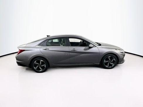 Used 2023 Hyundai Elantra Limited FWD image 4