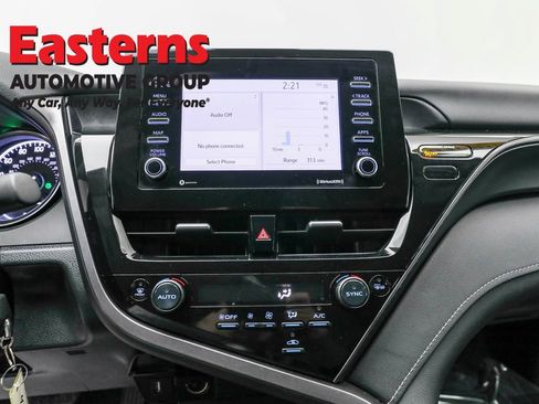 Used 2024 Toyota Camry SE image 19