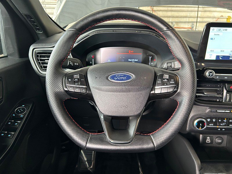 Used 2025 Ford Escape ST-Line AWD/4WD image 22