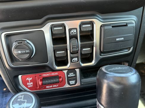 Used 2021 Jeep Gladiator Rubicon image 18