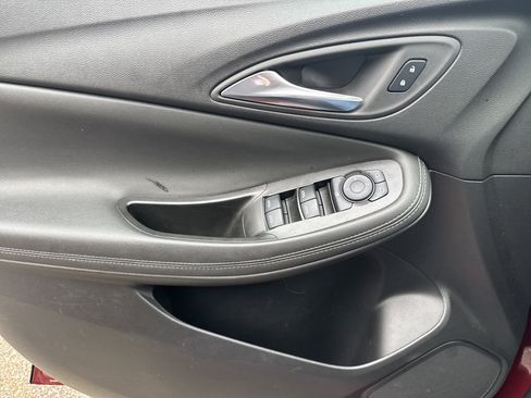 Used 2024 Buick Encore GX Sport Touring image 9