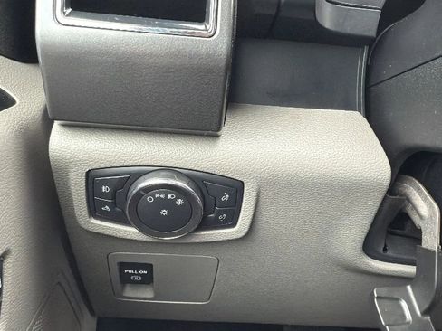 Used 2018 Ford F150 XLT AWD/4WD image 14