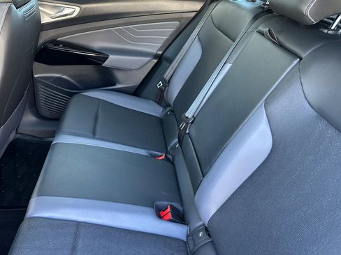 Used 2023 Volkswagen ID.4 Pro S image 12