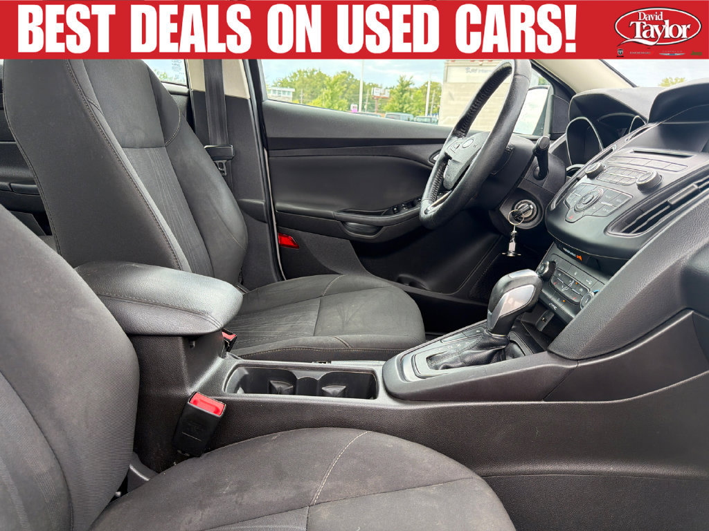 Used 2015 Ford Focus SE w/ SE Cold Weather Package FWD image 25