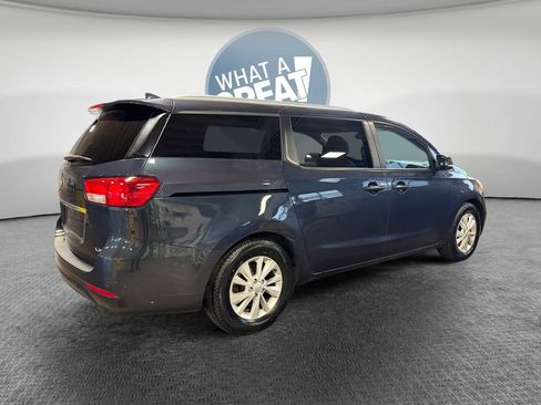 Used 2016 Kia Sedona LX w/ LX Convenience Package FWD image 3