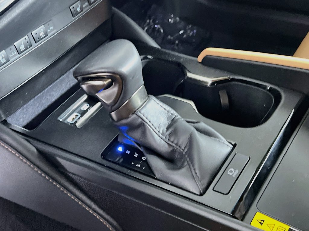 Used 2025 Lexus ES 350 w/ Premium Package FWD image 21