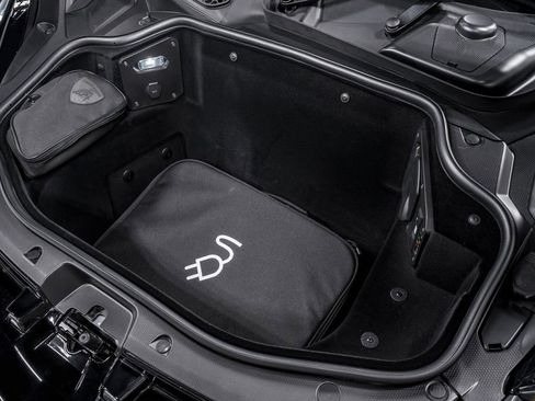 Used 2025 Lamborghini Revuelto image 44