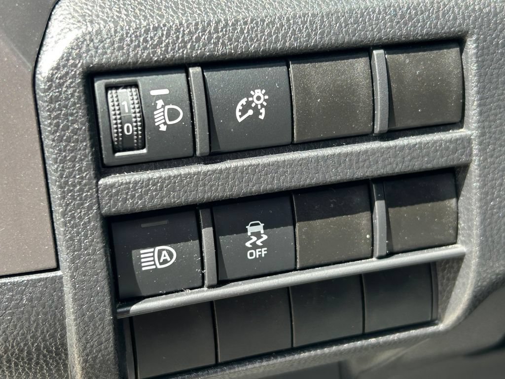 Certified 2025 Toyota Tacoma SR5 AWD/4WD image 26