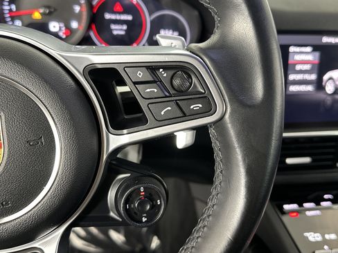 Used 2021 Porsche Cayenne Base image 28