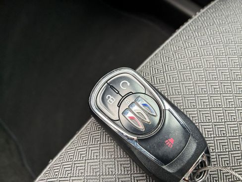 Used 2025 Buick Encore GX Preferred FWD image 23