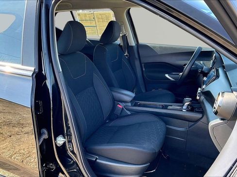 Used 2023 Nissan Kicks SV image 7