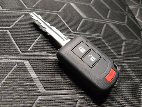 Used 2023 Mitsubishi Outlander Sport LE AWD/4WD image 32