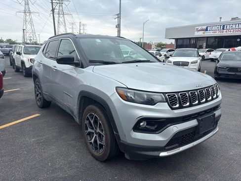 Used 2025 Jeep Compass Limited AWD/4WD image 3