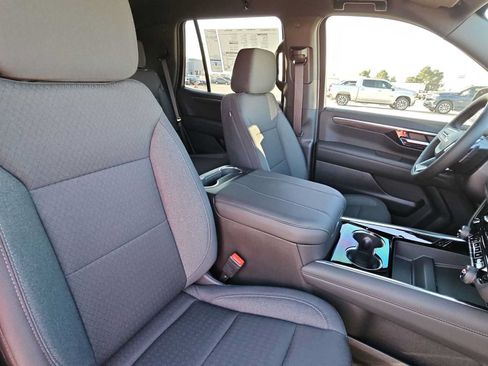 Used 2026 Chevrolet Tahoe LS RWD image 18