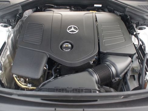 Used 2025 Mercedes-Benz GLC 300 image 27