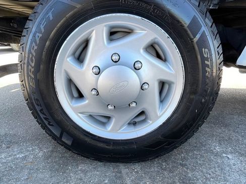Used 2014 Ford E-150 and Econoline 150 RWD image 12