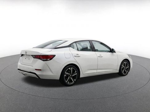 Used 2025 Nissan Sentra SV FWD image 9