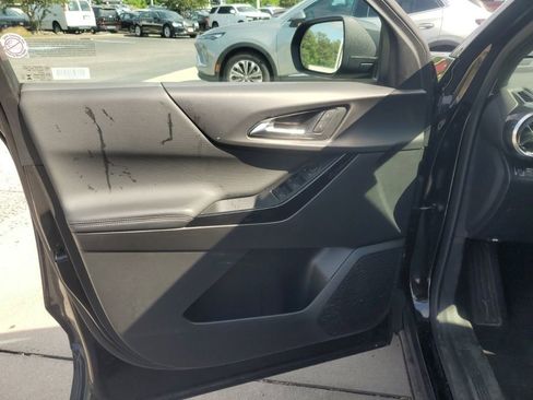 Used 2025 Chevrolet Equinox LT AWD/4WD image 16