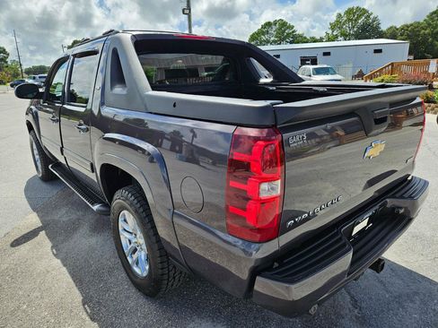 Used 2011 Chevrolet Avalanche LT AWD/4WD image 4