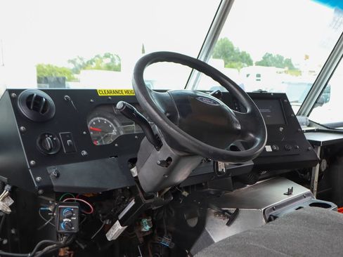 Used 2019 Ford E-450 and Econoline 450 Super Duty RWD image 20