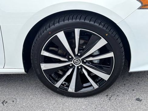 Used 2021 Nissan Altima 2.5 SR FWD image 9