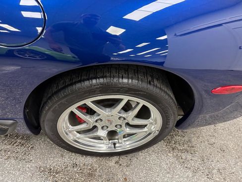 Used 2004 Chevrolet Corvette Z06 w/ Z06 Preferred Equipment Group RWD image 23