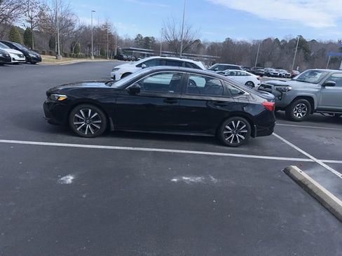 Used 2023 Honda Civic EX image 12