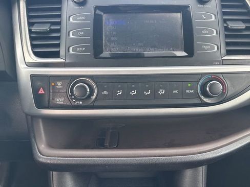 Used 2019 Toyota Highlander LE image 33