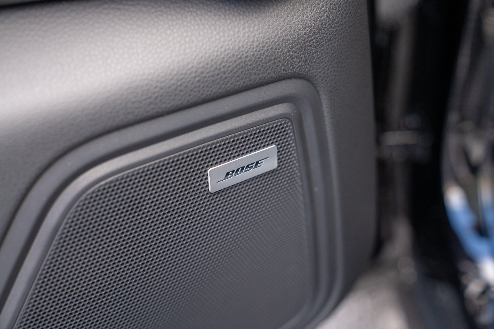 Certified 2023 Porsche Macan S AWD/4WD image 11